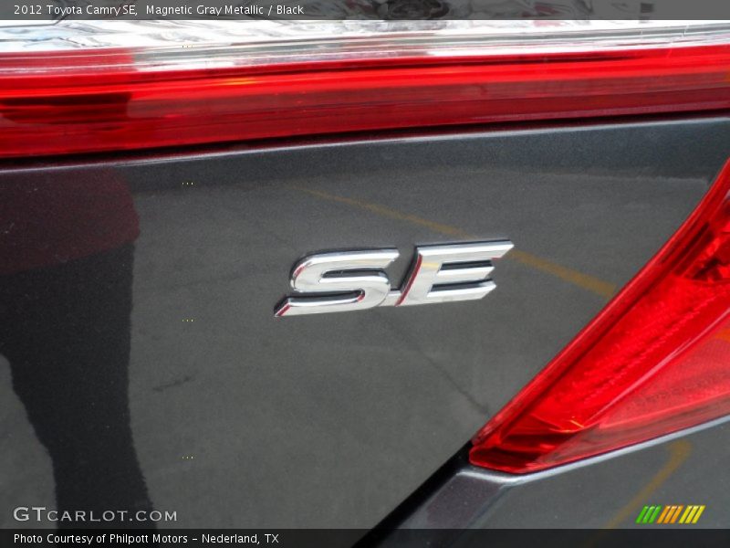 Magnetic Gray Metallic / Black 2012 Toyota Camry SE