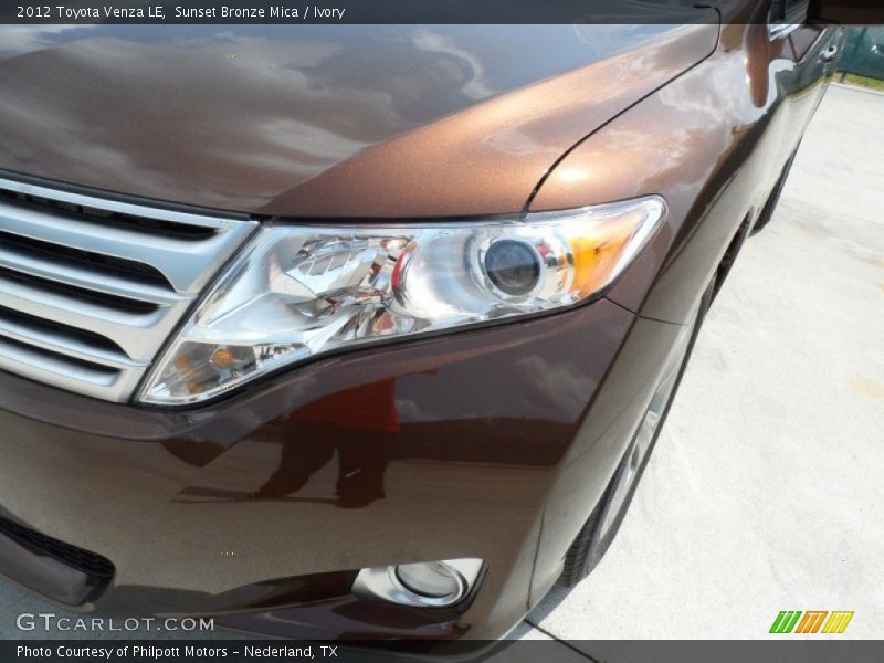 Sunset Bronze Mica / Ivory 2012 Toyota Venza LE