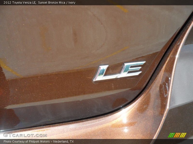  2012 Venza LE Logo