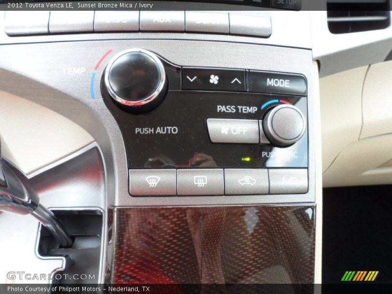 Controls of 2012 Venza LE