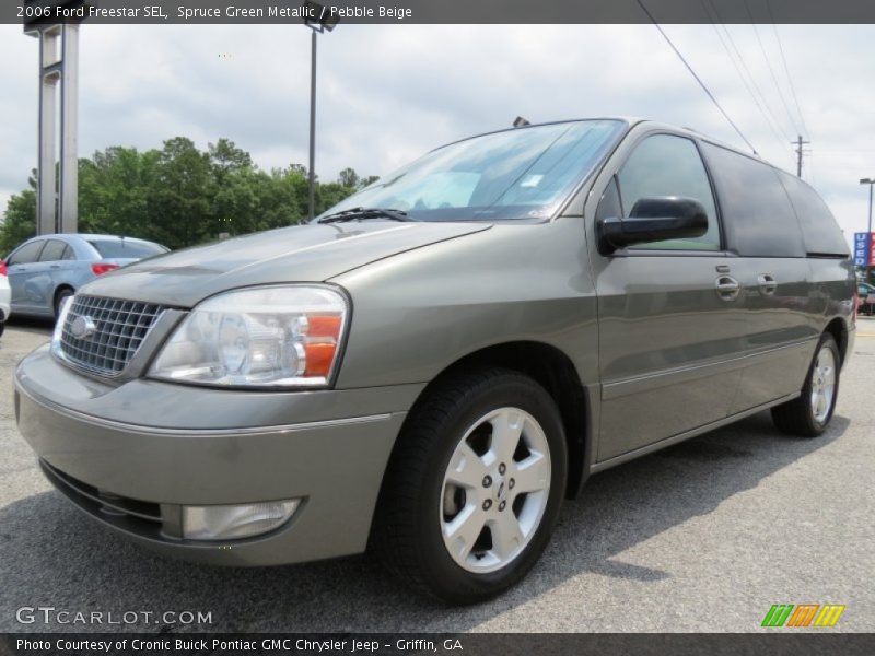 Front 3/4 View of 2006 Freestar SEL