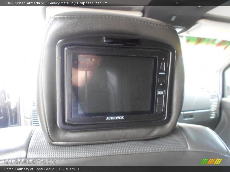 Galaxy Metallic / Graphite/Titanium 2004 Nissan Armada SE