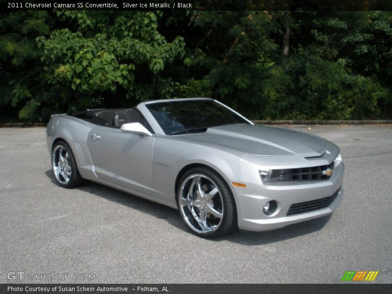 Front 3/4 View of 2011 Camaro SS Convertible