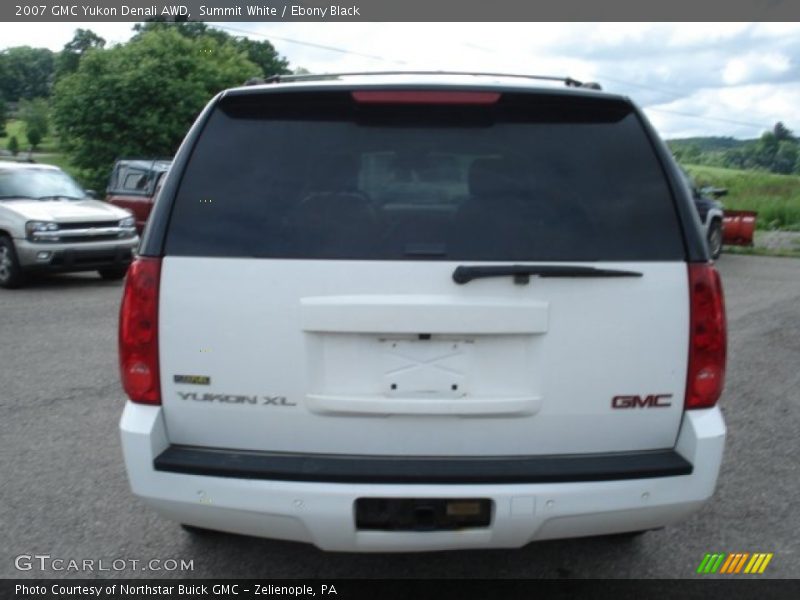Summit White / Ebony Black 2007 GMC Yukon Denali AWD