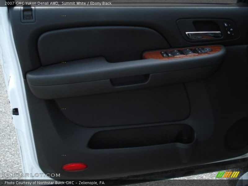 Summit White / Ebony Black 2007 GMC Yukon Denali AWD