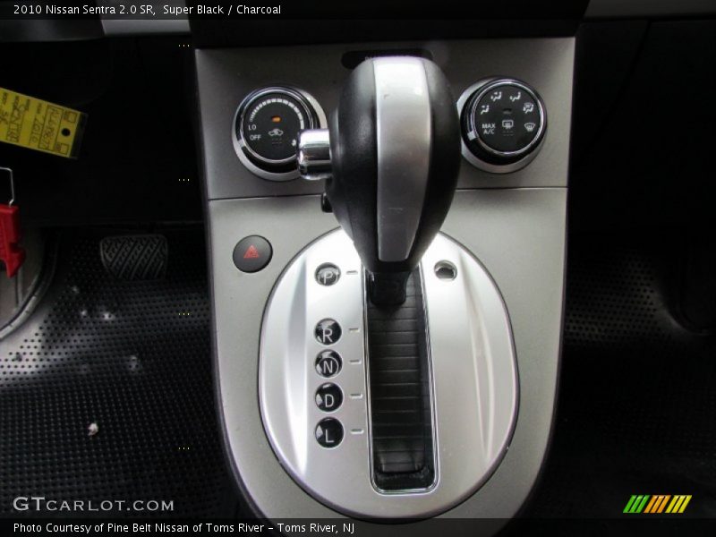 Super Black / Charcoal 2010 Nissan Sentra 2.0 SR