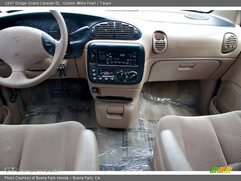 Dashboard of 1997 Grand Caravan ES