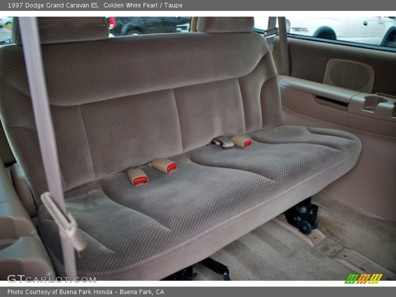 Golden White Pearl / Taupe 1997 Dodge Grand Caravan ES