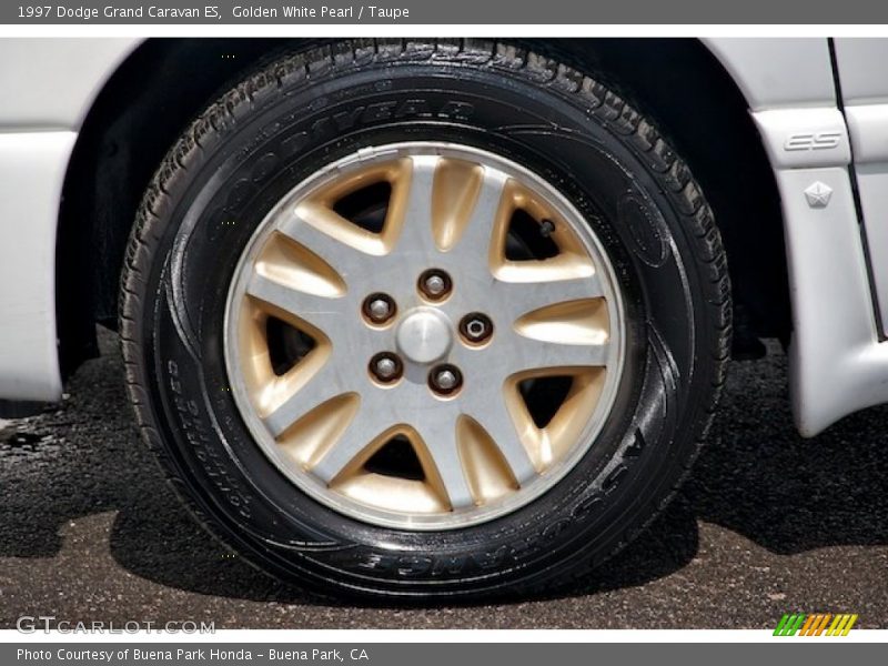 1997 Grand Caravan ES Wheel