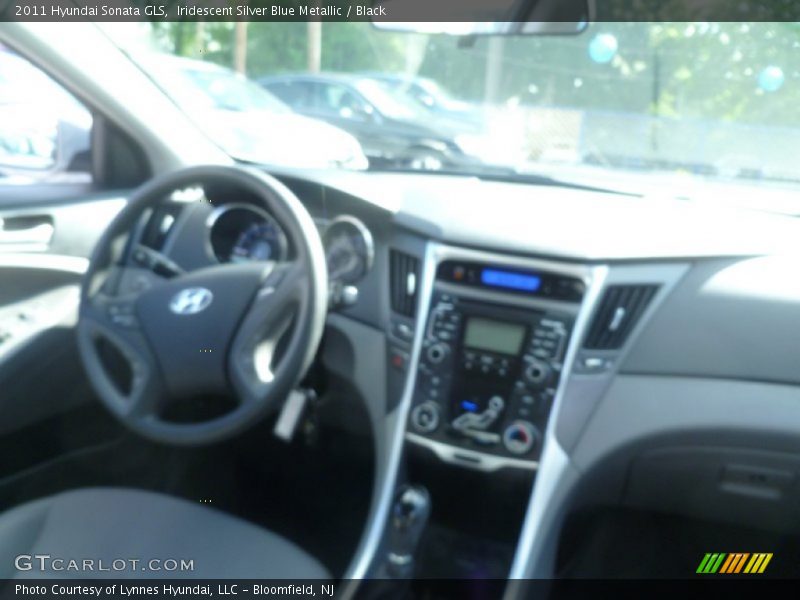 Iridescent Silver Blue Metallic / Black 2011 Hyundai Sonata GLS