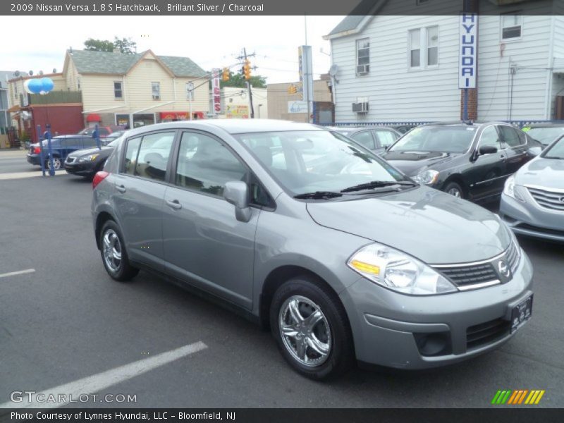 Brillant Silver / Charcoal 2009 Nissan Versa 1.8 S Hatchback