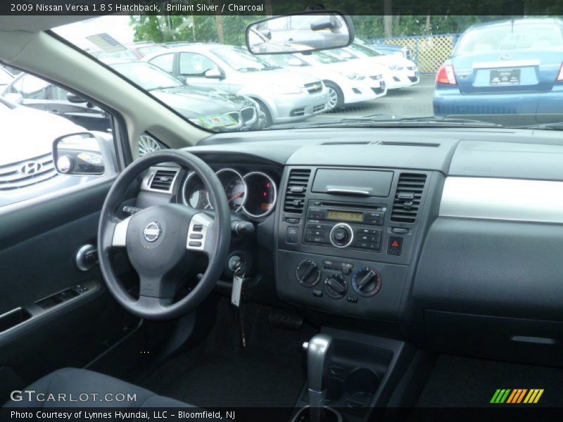 Brillant Silver / Charcoal 2009 Nissan Versa 1.8 S Hatchback