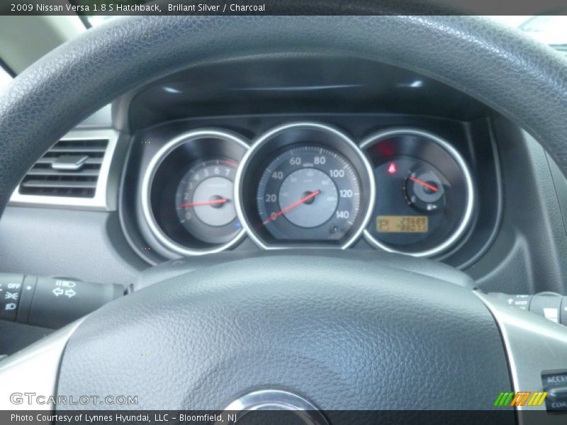 Brillant Silver / Charcoal 2009 Nissan Versa 1.8 S Hatchback