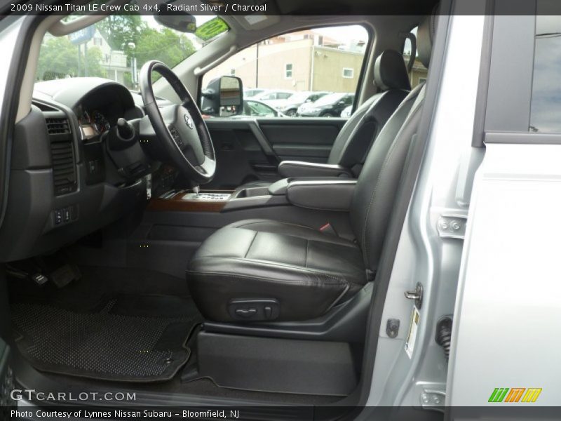 Radiant Silver / Charcoal 2009 Nissan Titan LE Crew Cab 4x4