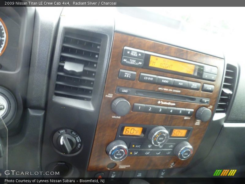 Radiant Silver / Charcoal 2009 Nissan Titan LE Crew Cab 4x4