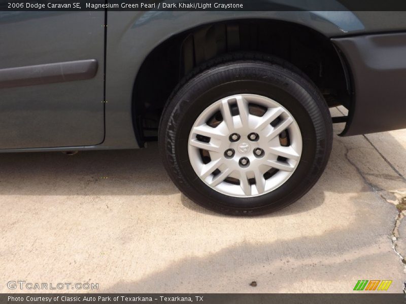 Magnesium Green Pearl / Dark Khaki/Light Graystone 2006 Dodge Caravan SE