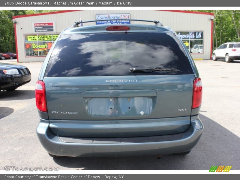 Magnesium Green Pearl / Medium Slate Gray 2006 Dodge Caravan SXT