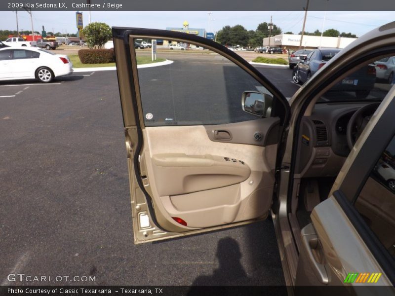 Cashmere / Beige 2009 Kia Sedona LX
