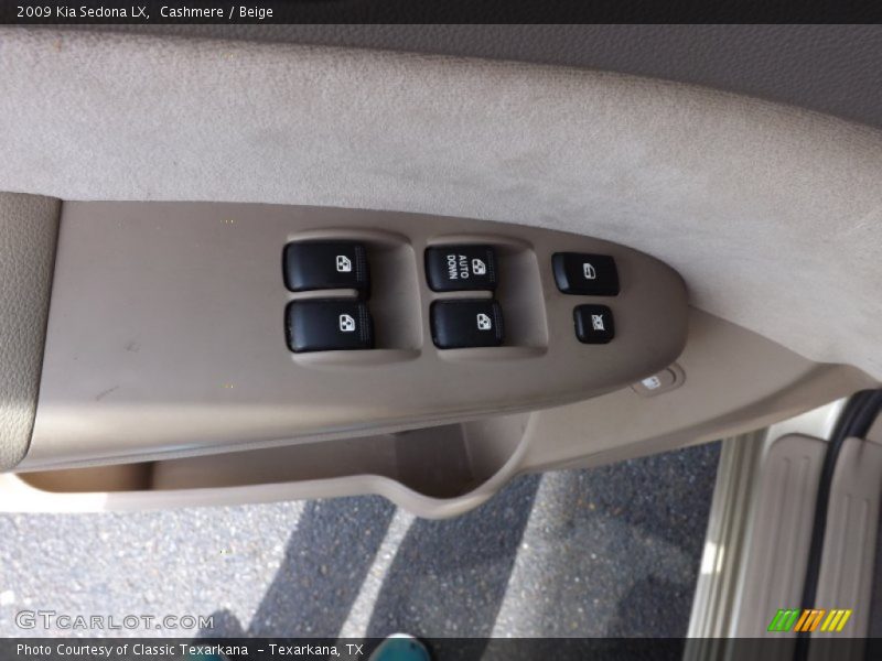 Cashmere / Beige 2009 Kia Sedona LX