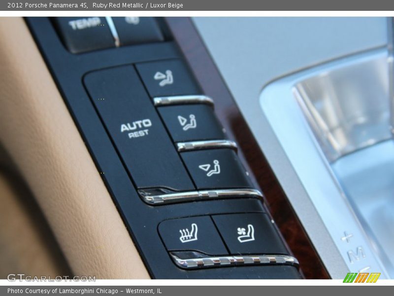 Controls of 2012 Panamera 4S
