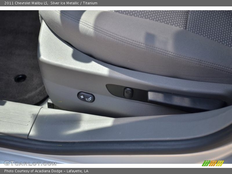 Silver Ice Metallic / Titanium 2011 Chevrolet Malibu LS