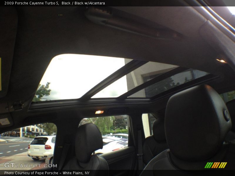 Sunroof of 2009 Cayenne Turbo S