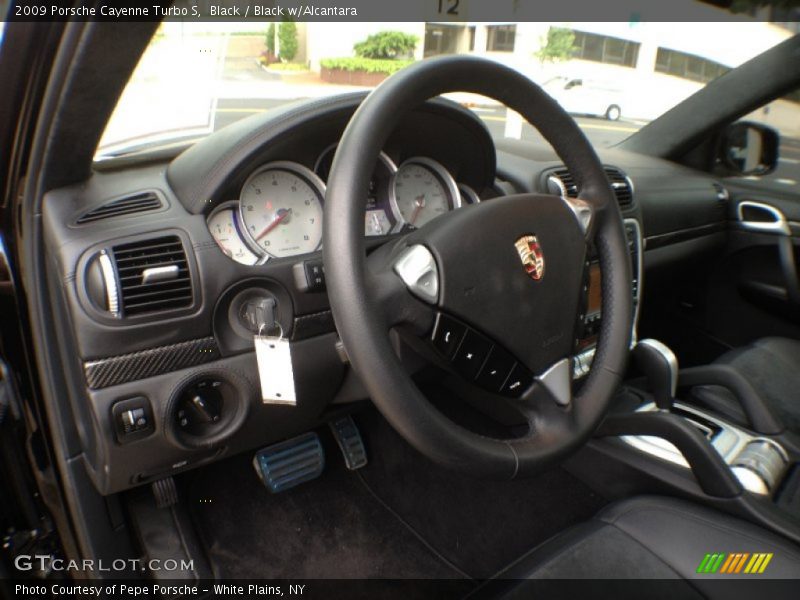 Black / Black w/Alcantara 2009 Porsche Cayenne Turbo S