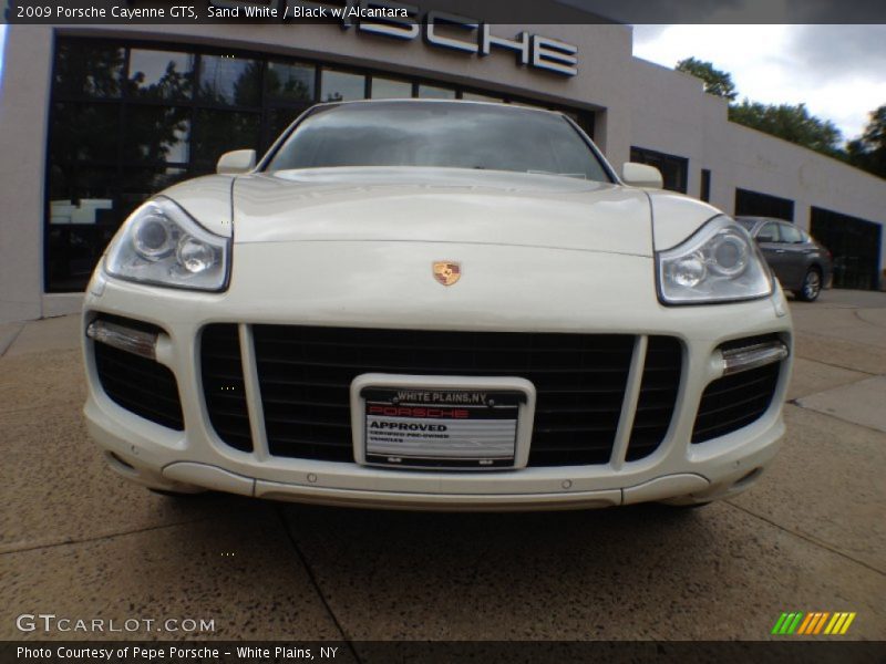 Sand White / Black w/Alcantara 2009 Porsche Cayenne GTS