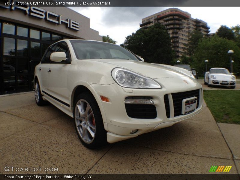 Sand White / Black w/Alcantara 2009 Porsche Cayenne GTS