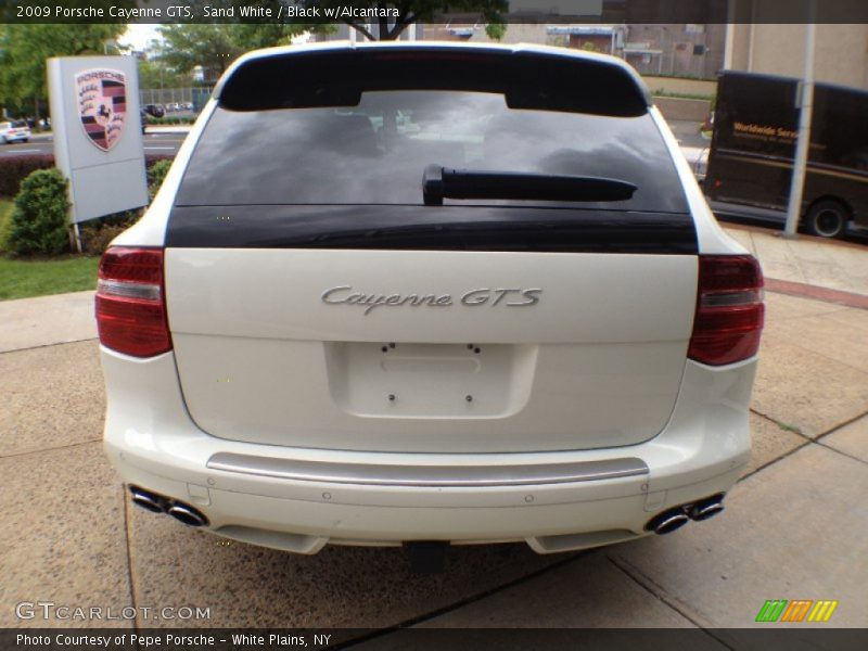 Sand White / Black w/Alcantara 2009 Porsche Cayenne GTS