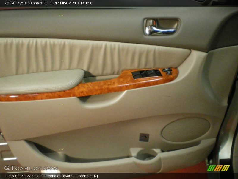 Silver Pine Mica / Taupe 2009 Toyota Sienna XLE