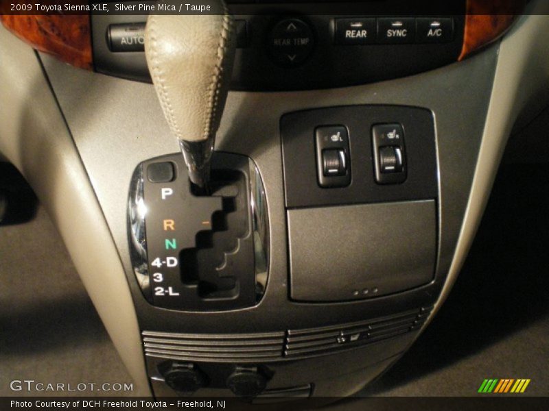 Silver Pine Mica / Taupe 2009 Toyota Sienna XLE