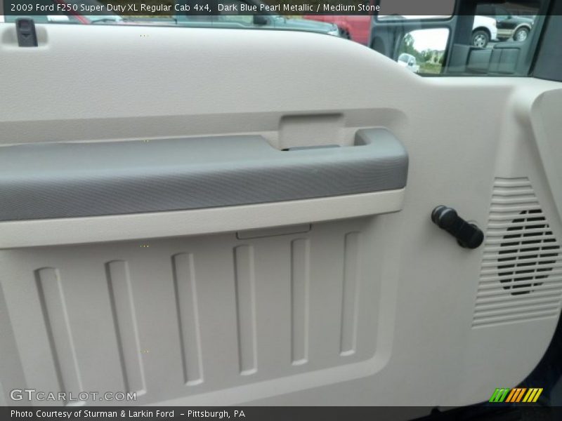 Dark Blue Pearl Metallic / Medium Stone 2009 Ford F250 Super Duty XL Regular Cab 4x4