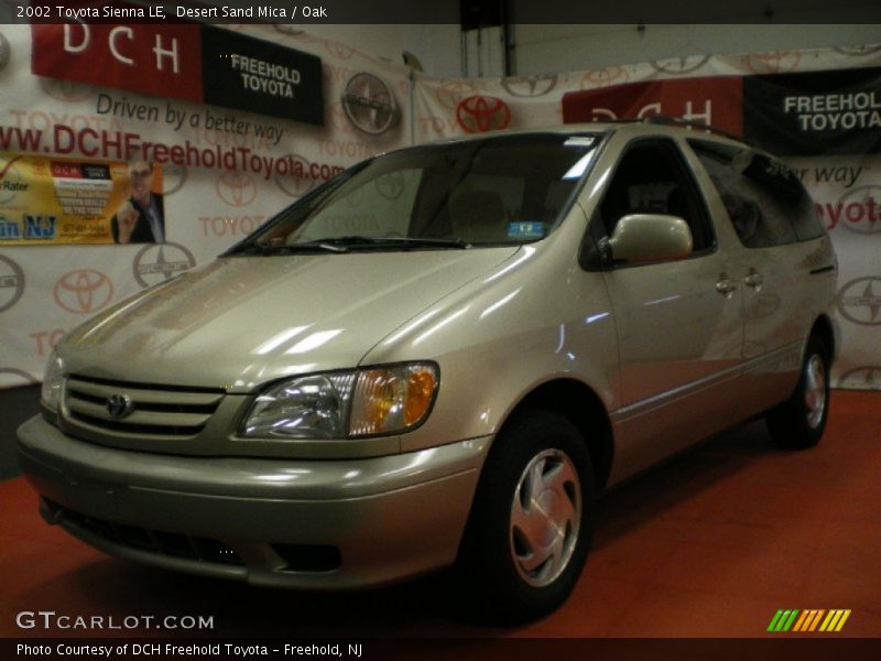 Desert Sand Mica / Oak 2002 Toyota Sienna LE