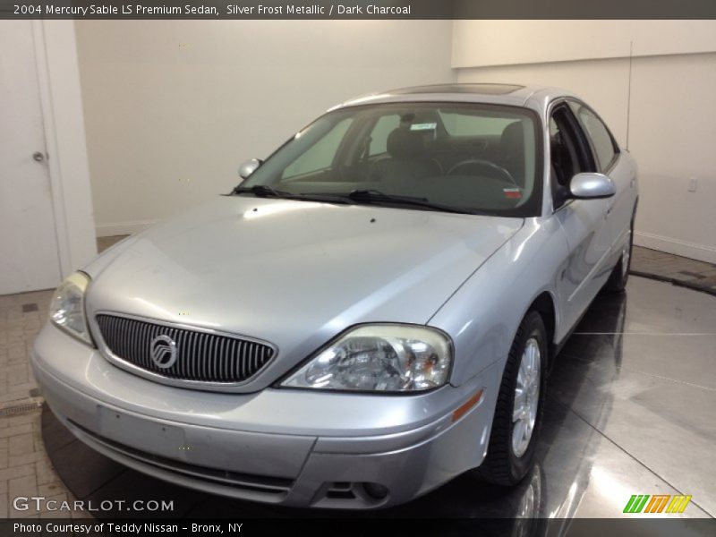 Front 3/4 View of 2004 Sable LS Premium Sedan