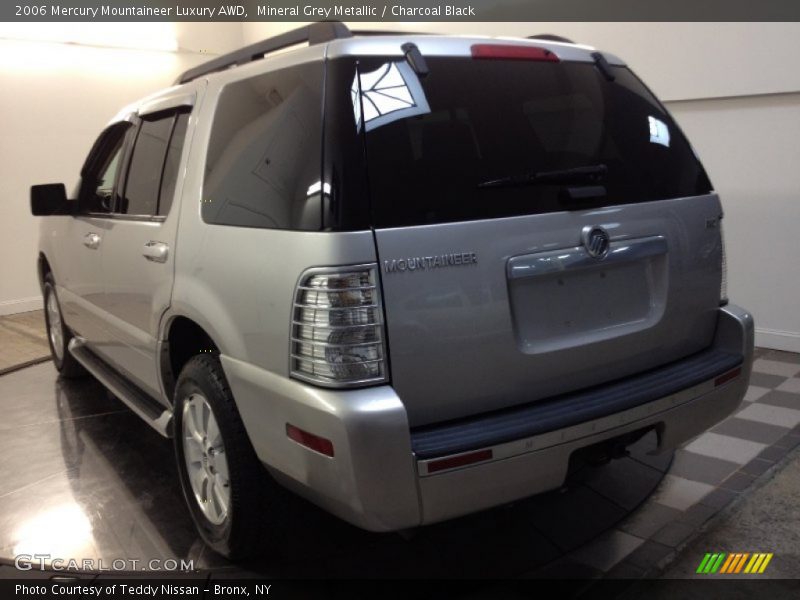 Mineral Grey Metallic / Charcoal Black 2006 Mercury Mountaineer Luxury AWD