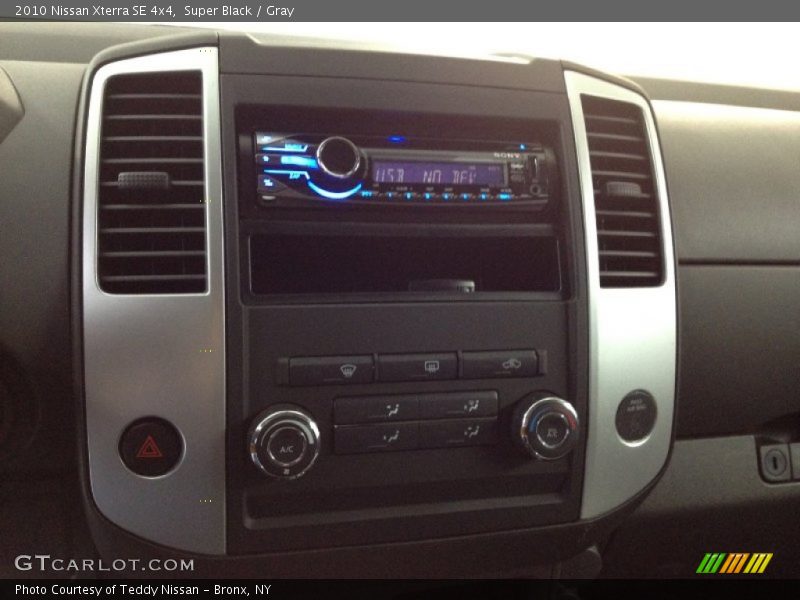 Super Black / Gray 2010 Nissan Xterra SE 4x4