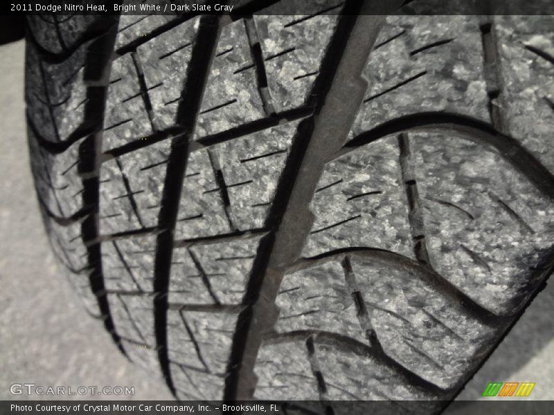 Bright White / Dark Slate Gray 2011 Dodge Nitro Heat