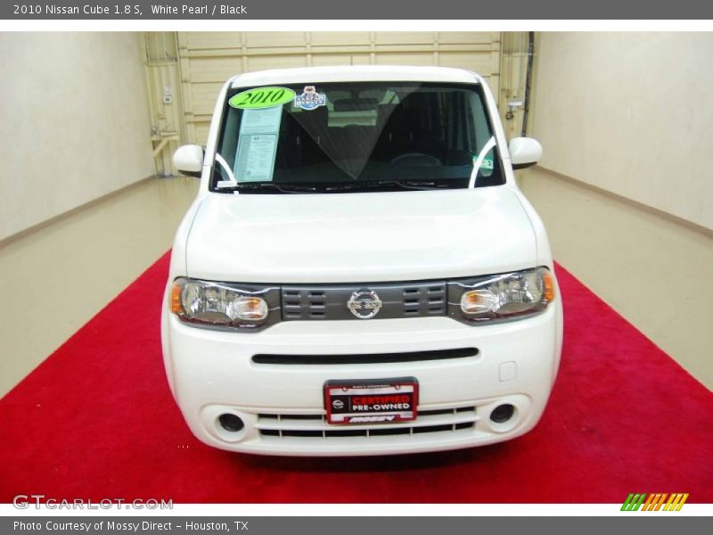 White Pearl / Black 2010 Nissan Cube 1.8 S