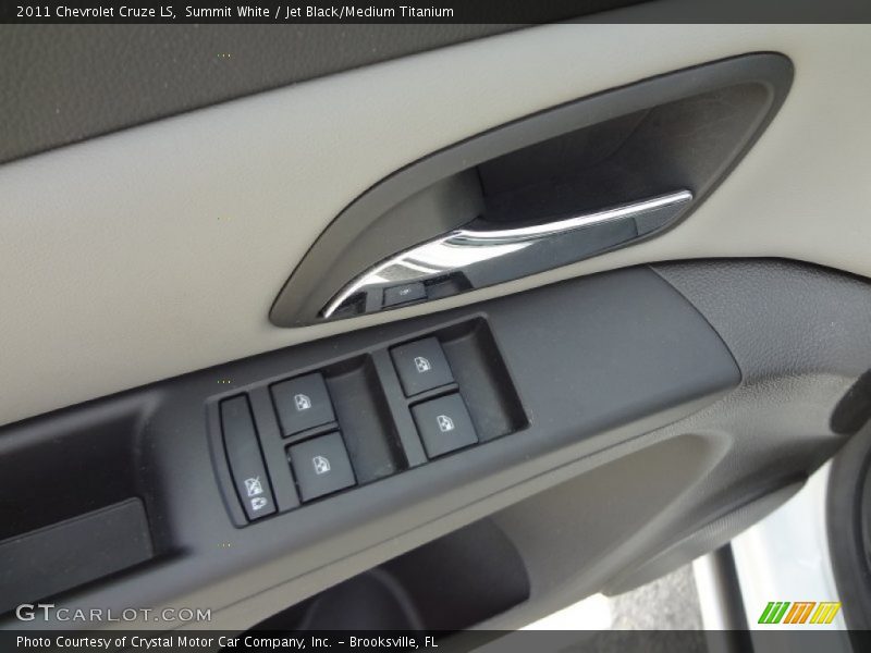 Summit White / Jet Black/Medium Titanium 2011 Chevrolet Cruze LS