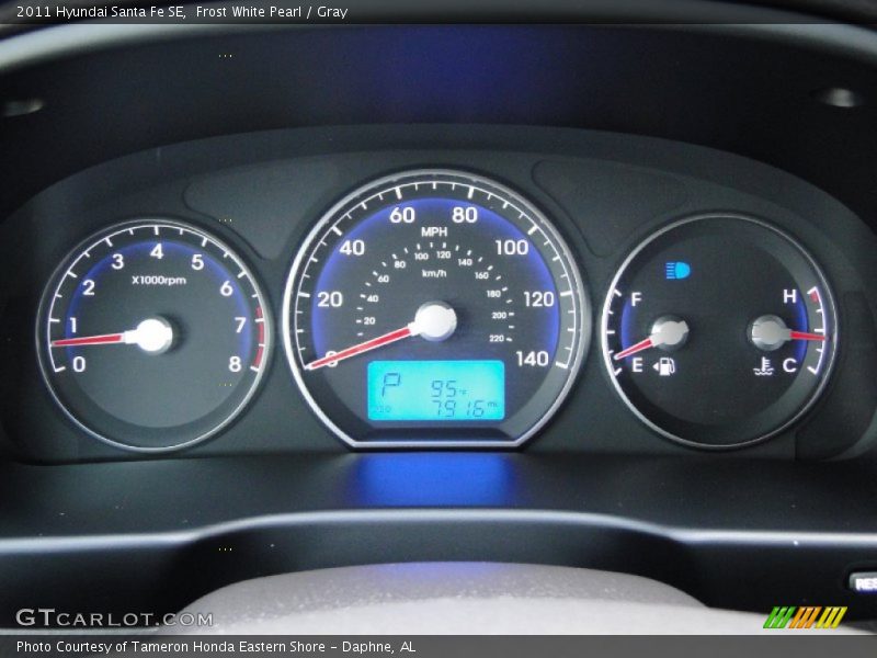 Frost White Pearl / Gray 2011 Hyundai Santa Fe SE