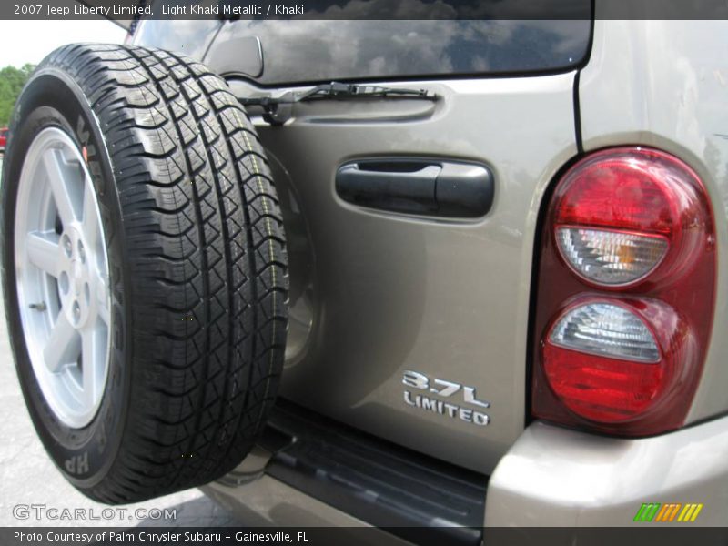 Light Khaki Metallic / Khaki 2007 Jeep Liberty Limited