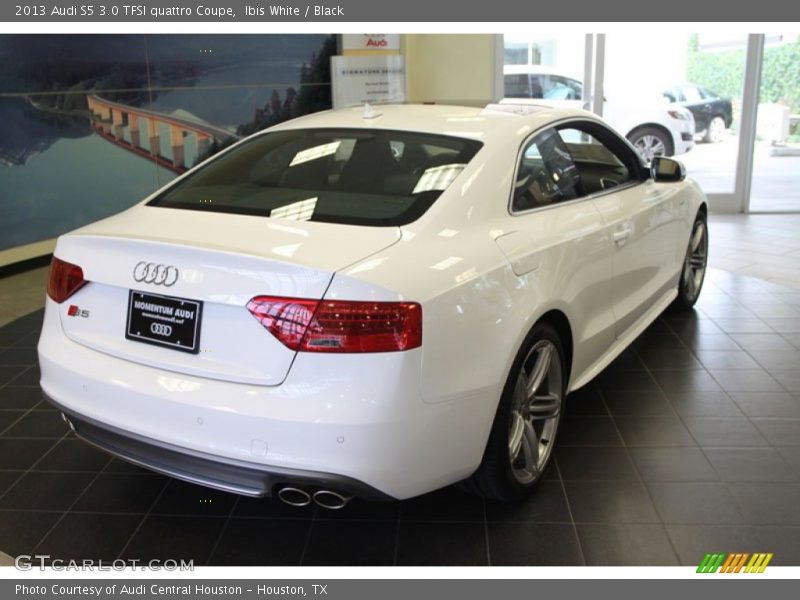 Ibis White / Black 2013 Audi S5 3.0 TFSI quattro Coupe