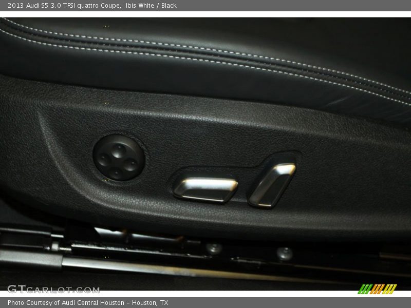 Ibis White / Black 2013 Audi S5 3.0 TFSI quattro Coupe