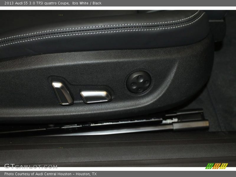 Ibis White / Black 2013 Audi S5 3.0 TFSI quattro Coupe
