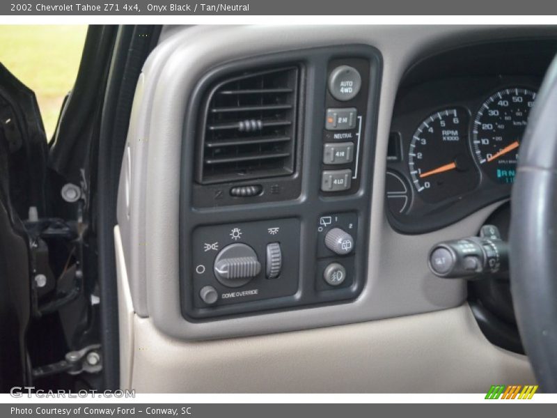 Onyx Black / Tan/Neutral 2002 Chevrolet Tahoe Z71 4x4