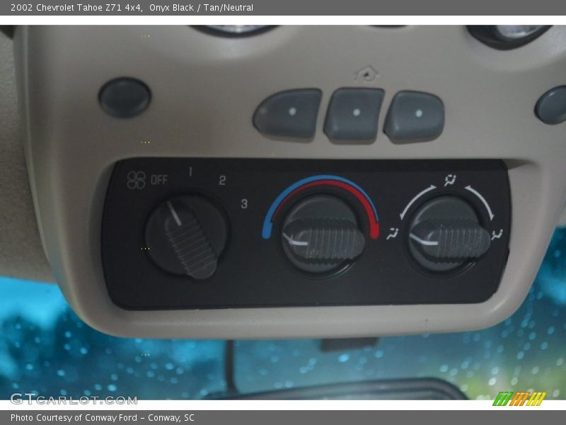 Onyx Black / Tan/Neutral 2002 Chevrolet Tahoe Z71 4x4