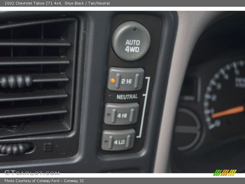 Onyx Black / Tan/Neutral 2002 Chevrolet Tahoe Z71 4x4