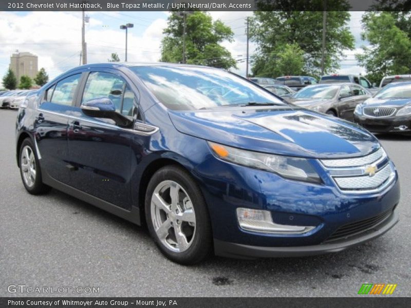 Front 3/4 View of 2012 Volt Hatchback