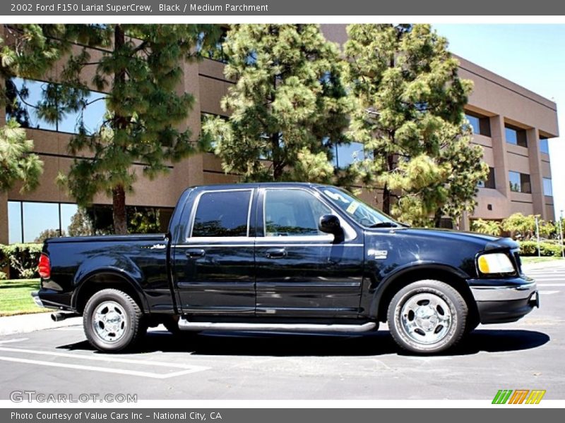 Black / Medium Parchment 2002 Ford F150 Lariat SuperCrew